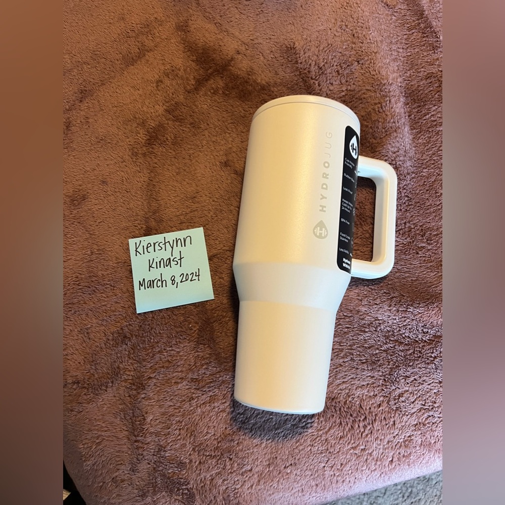 BNWT 40oz Hydrojug Traveler - Cream